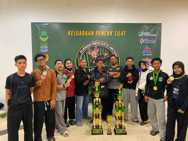 Tim Pencak Silat MAN 5 Jakarta Sabet Juara Umum 1